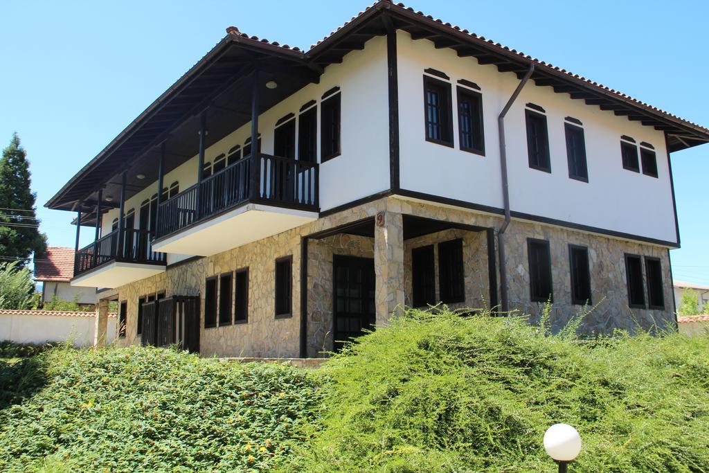 Къщи За Гости Кедър Dolna Banya Exterior foto