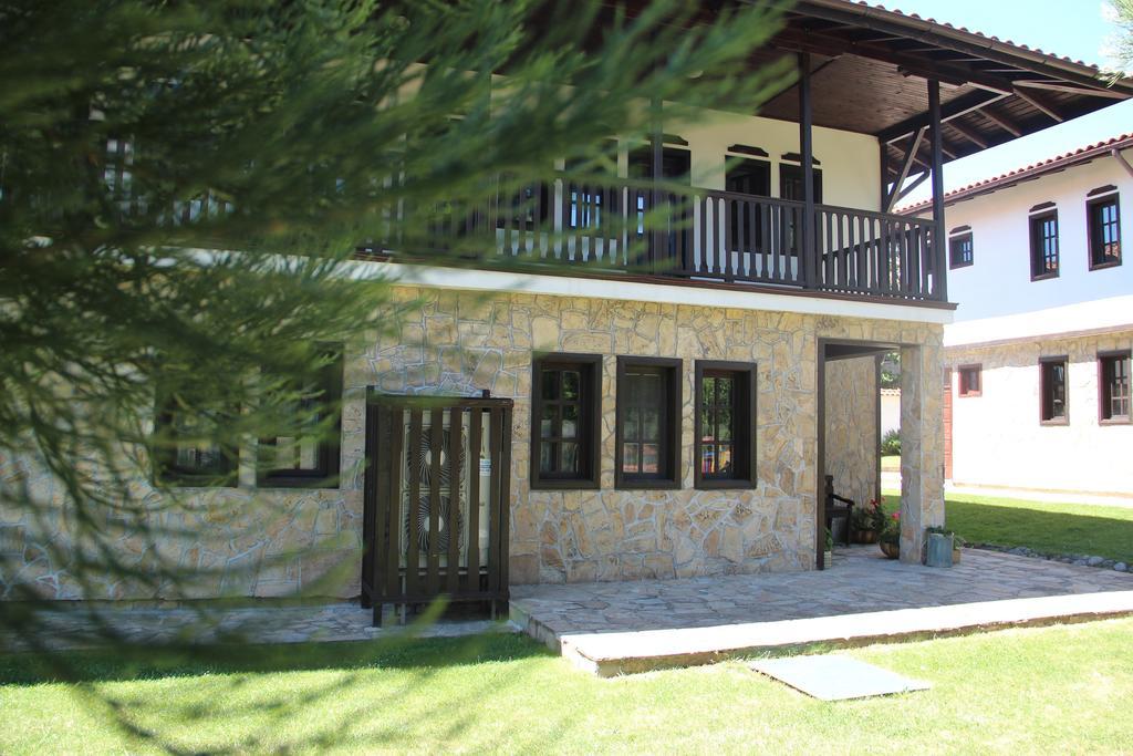 Къщи За Гости Кедър Dolna Banya Quarto foto
